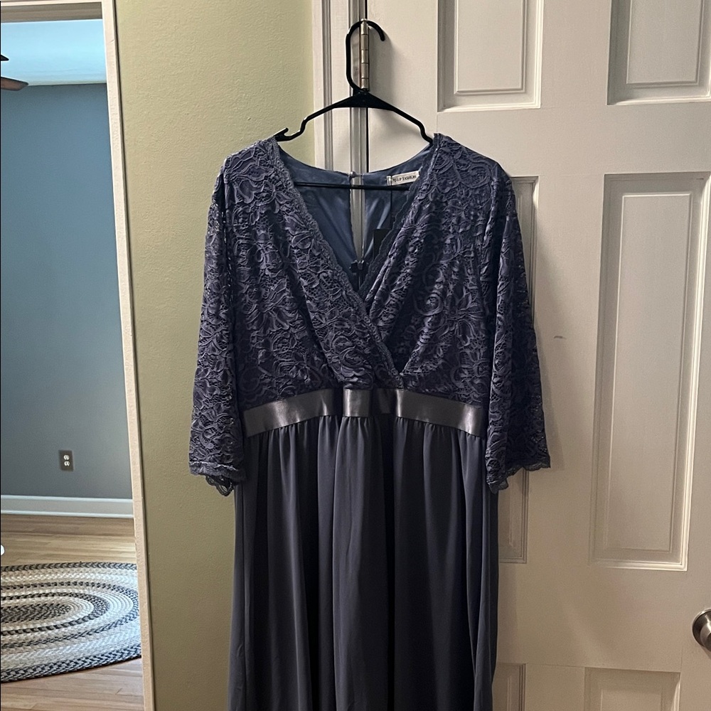 Chic Navy Lace Long Sleeve Dress